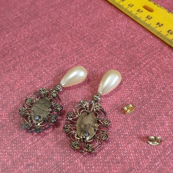 ❤️Antique Midcentury 1940s 1950s Cameo Pearl Drop Post Earrings 2" - Picture 3 of 4